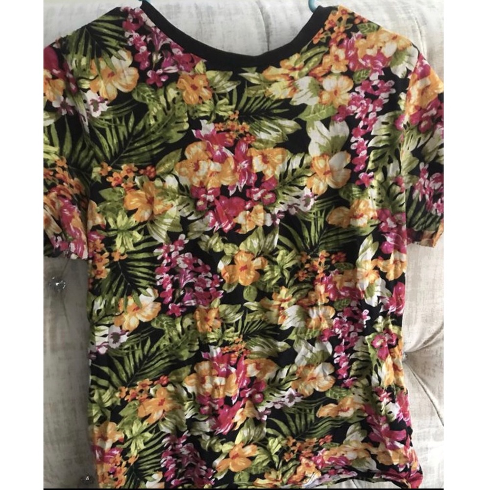 F21 men’s floral shirt